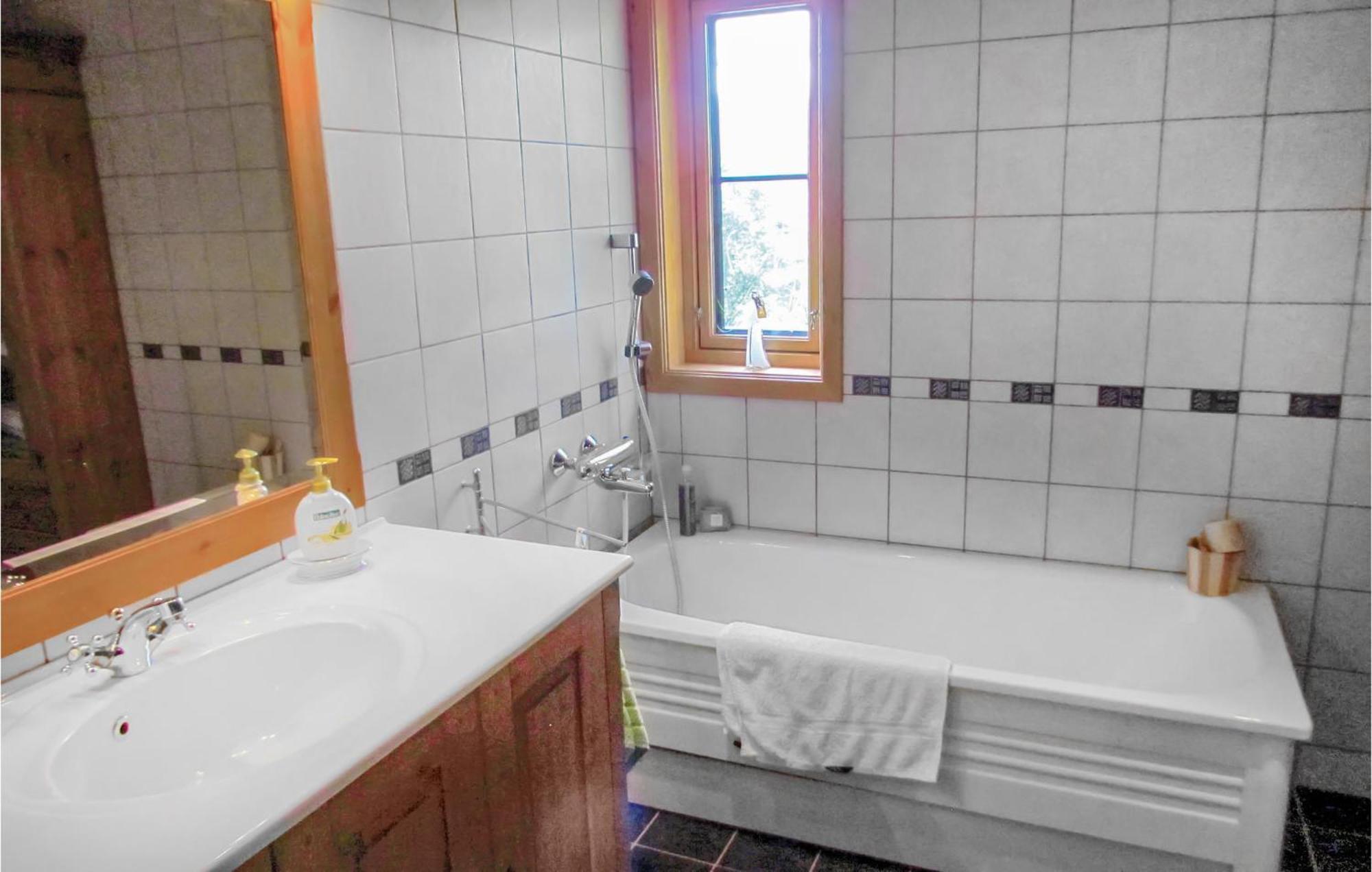 3 Bedroom Beautiful Home In Vikesa Hovland  Kültér fotó