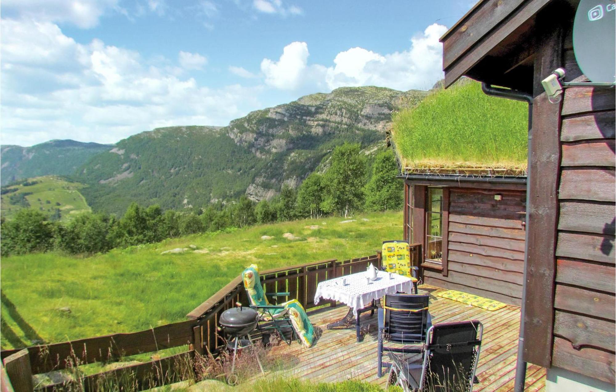 3 Bedroom Beautiful Home In Vikesa Hovland  Kültér fotó
