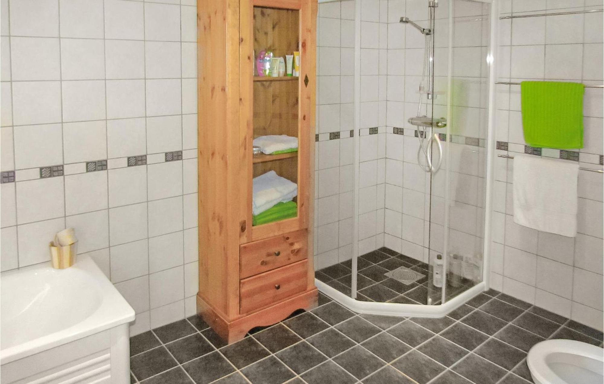 3 Bedroom Beautiful Home In Vikesa Hovland  Kültér fotó